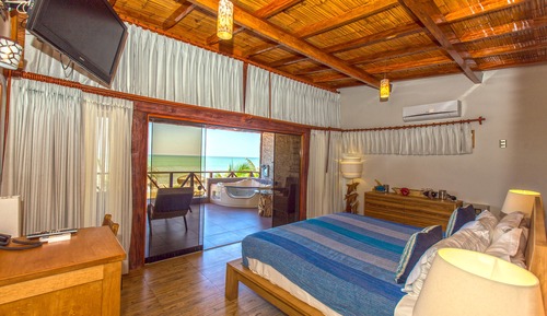 Suite matrimonial con bañera