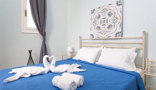 Apartamento familiar, 2 habitaciones, vistas parciales al mar