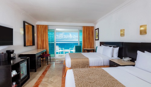 Habitación de lujo doble, 2 camas dobles, balcón, vistas al mar