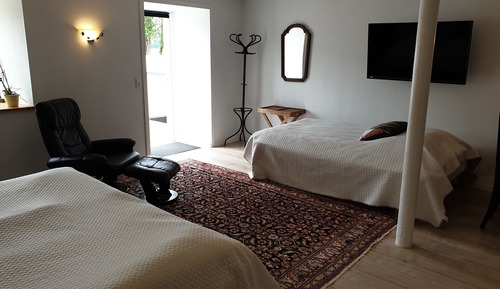 Apartamento familiar, varias camas, cocina, vistas al patio