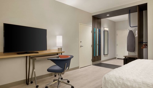 Habitación, 1 cama de matrimonio grande, accesible para personas con discapacidad, bañera