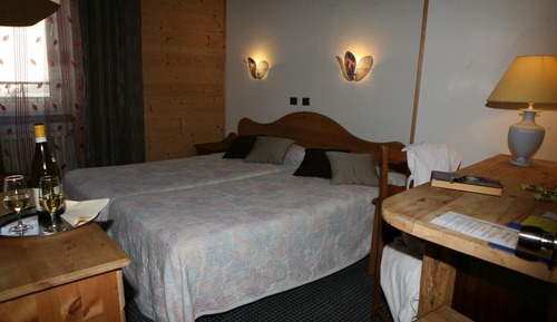 Habitación con 2 camas individuales