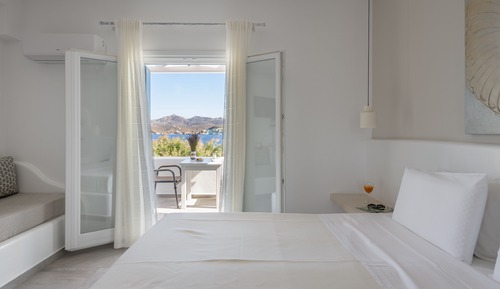 Habitación triple, vistas al mar