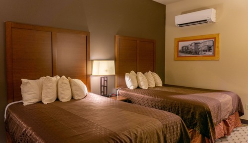 Habitación estándar, 2 camas de matrimonio, junto a la piscina