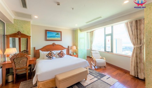 Suite (Imperial With Port View)