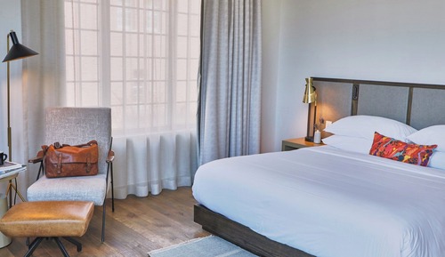 Suite estudio, 1 cama de matrimonio grande, no fumadores, en esquina