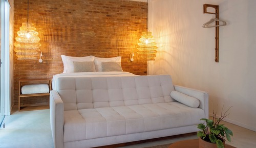 Habitación triple, balcón, junto a la montaña