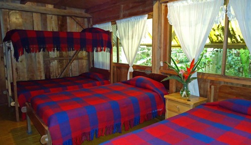 Habitación triple estándar, 1 habitación, vistas al jardín