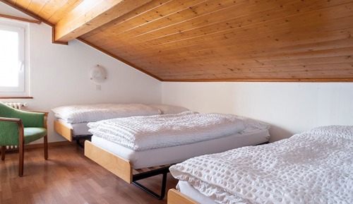 Habitación (Triple Shared Bathroom)
