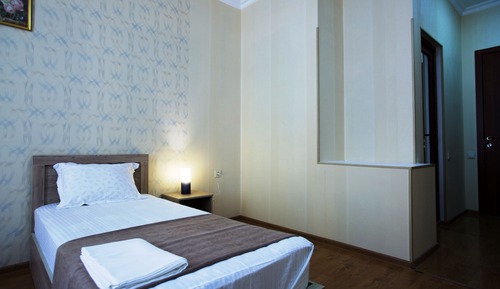 Habitación estándar con 1 cama doble o 2 individuales