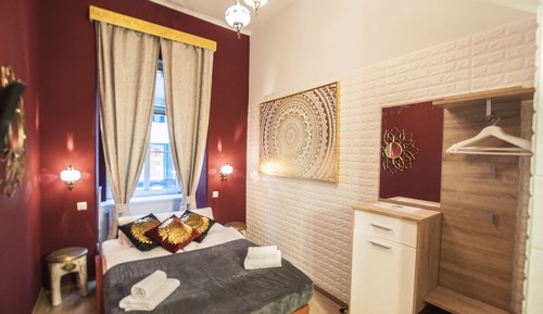 Habitación básica doble, 1 cama de matrimonio (Shared Toilett)