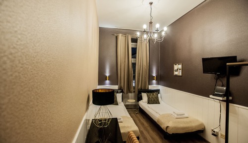 Habitación básica con 2 camas individuales, 2 camas individuales