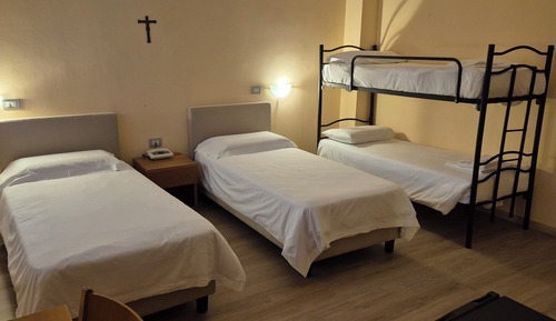 Habitación estándar con 2 camas individuales, accesible para personas con discapacidad