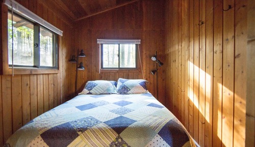 Casa de campo estándar, baño privado, vistas al lago (7 Dogwood Cottage #7)