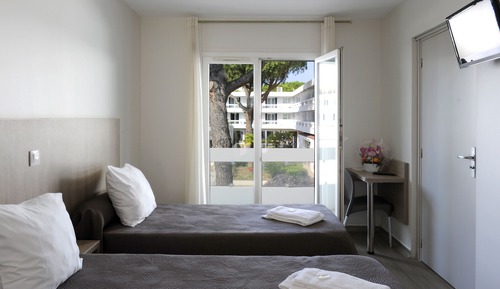 Habitación con 2 camas individuales