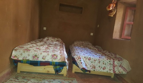 Single Room, Shared Bathroom