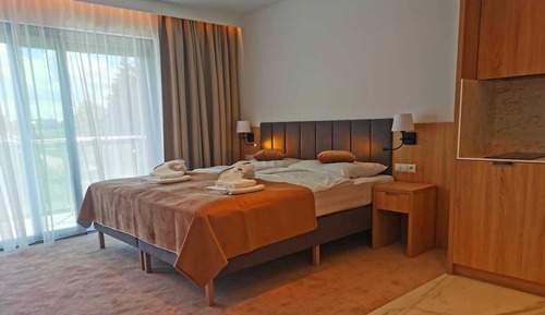 Habitación superior con 1 cama doble o 2 individuales, 1 cama de matrimonio grande