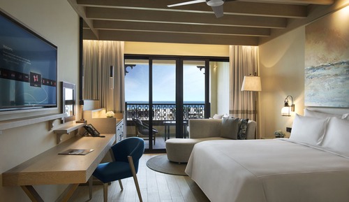Habitación, balcón, vistas al mar