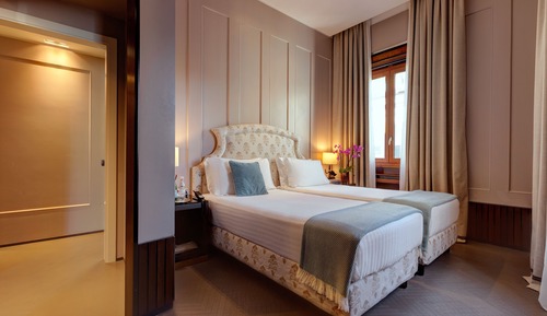 Deluxe King room
