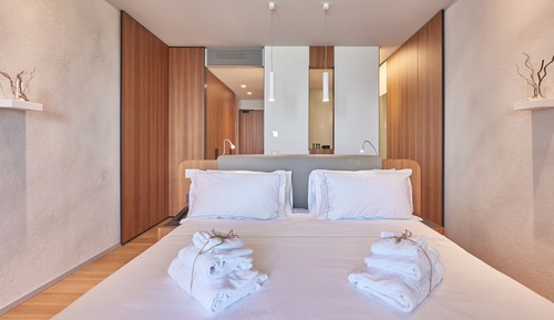 Suite junior, vistas al lago (free access SPA)