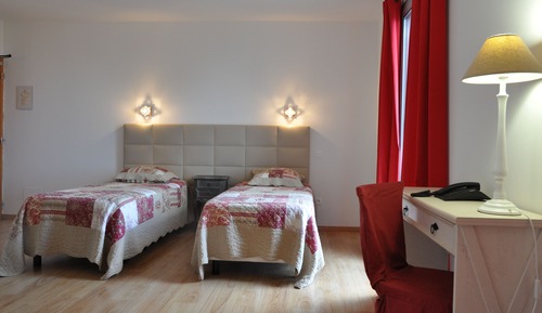 Habitación con 2 camas individuales