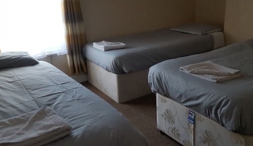 Basic Triple Room, Shared Bathroom