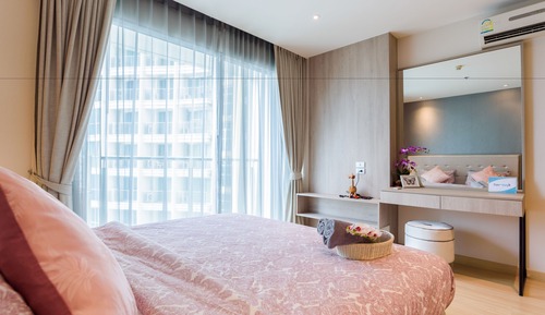 Estudio Deluxe, 1 cama de matrimonio grande, balcón, vistas a la ciudad