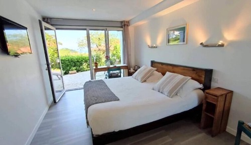 Habitación Confort, patio, vistas al mar