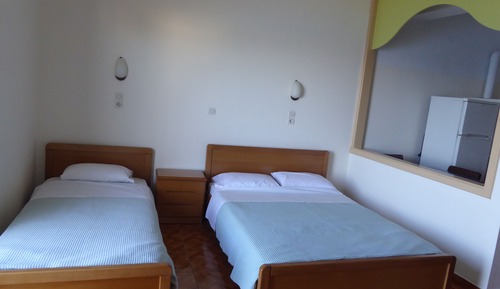 Estudio, vistas al jardín