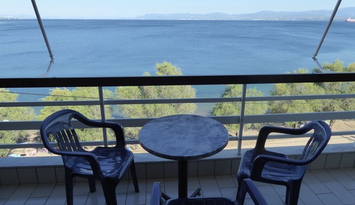 Estudio, vistas al mar