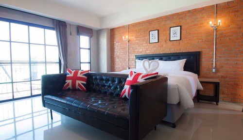 Deluxe King Room