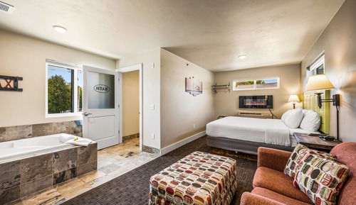 Habitación básica, 1 cama de matrimonio grande, bañera de hidromasaje