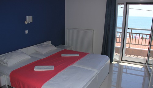 Apartamento, 2 habitaciones, vistas parciales al mar