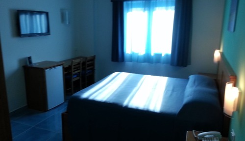 Habitación estándar doble, vistas parciales al mar