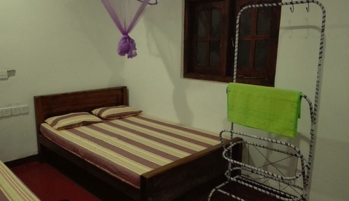Habitación básica doble, 2 camas de matrimonio, accesible para personas con discapacidad, fumadores