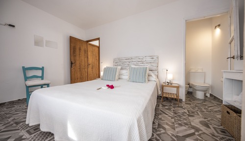 Habitación doble, baño privado (Na Blanca)