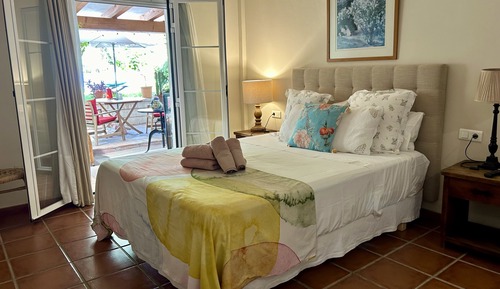 Habitación Confort doble, baño privado, vistas al jardín (Doble Deluxe)