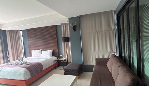 Deluxe Double with Bathtub