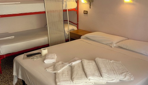 Habitación cuádruple estándar