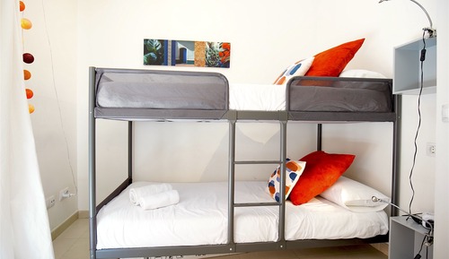 Apartamento, 2 habitaciones, cocina (Remolars 1)