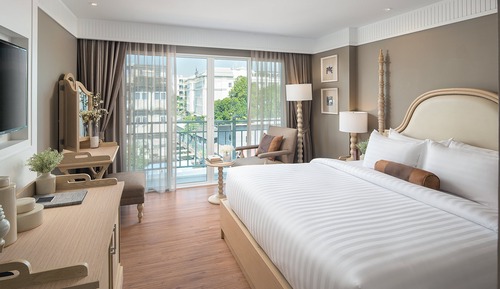 Riverside Deluxe King Room