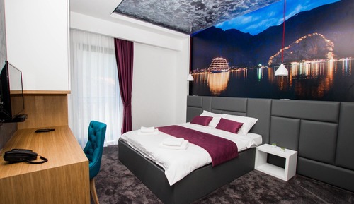 Habitación doble, 1 cama de matrimonio con sofá cama, balcón, vistas parciales al mar