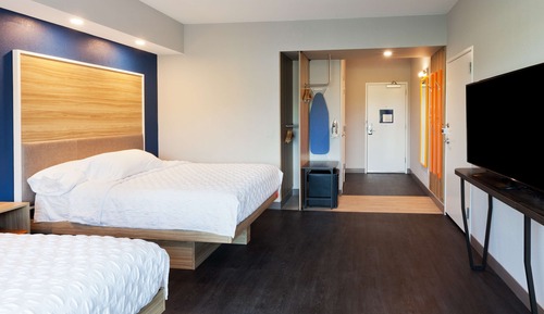 Habitación, 2 camas de matrimonio, accesible para personas con discapacidad (Hearing)