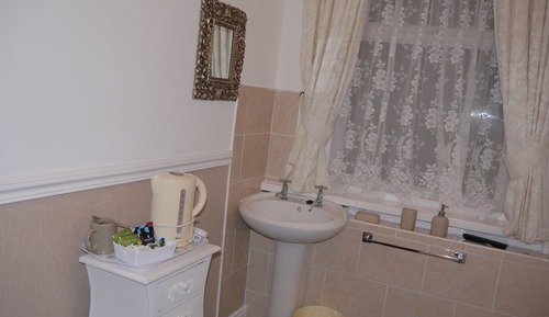 Basic Single Room, Single bed external bathroom 