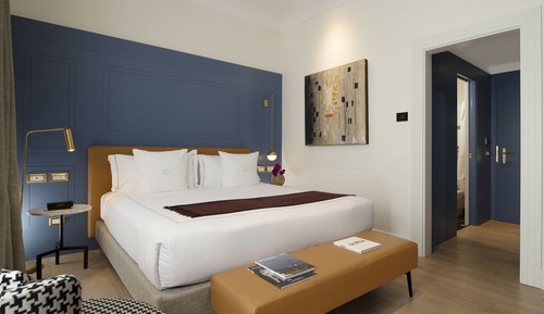 Suite (Separate Building)