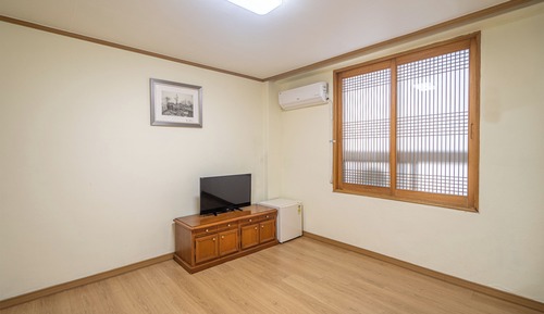 R01) Ondol Room for 2 people (No Kitchenette)