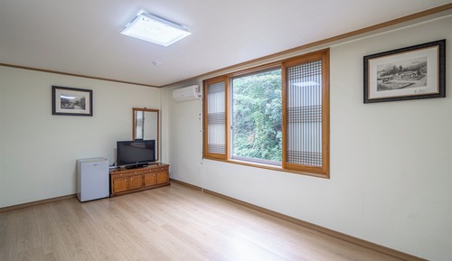 R03) Ondol Room for 4 people (No Kitchenette)