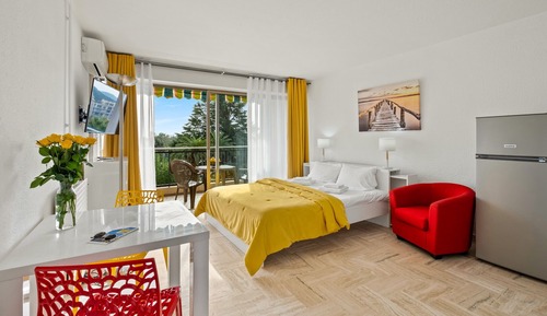 Estudio, vistas a la piscina (2 PAX)