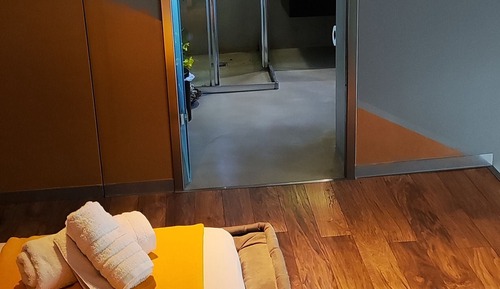 Loft de diseño, acceso a la piscina (Yellow)