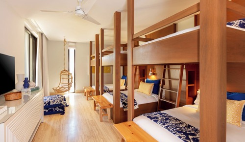 ZN - Coastal View Two Bedroom Residence with Pool - One King and Bunks